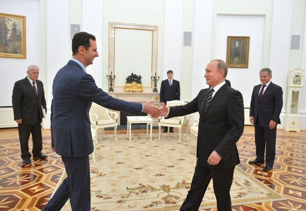 Rusya Devlet Başkanı Vladimir Putin- Suriye lideri Beşar Esad - Sputnik Türkiye