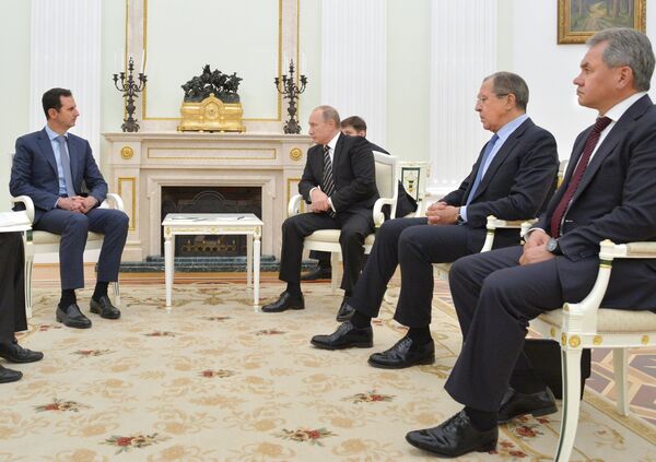 Rusya Devlet Başkanı Vladimir Putin- Suriye lideri Beşar Esad - Sputnik Türkiye