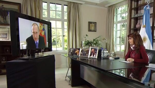 Kirchner ve Putin video konferans yöntemiyle görüştü - Sputnik Türkiye