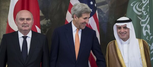 Türkiye Dışişleri Bakanı Feridun Sinirlioğlu - Suudi Arabistan Dışişleri Bakanı Adil El Cübeyr - ABD Dışişleri Bakanı John Kerry - Sputnik Türkiye