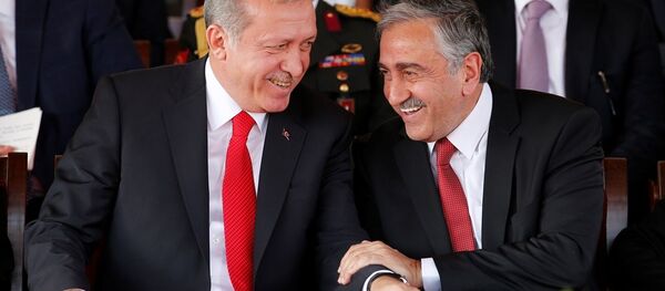 KKTC Cumhurbaşkanı Mustafa Akıncı - Türkiye Cumhurbaşkanı Recep Tayyip Erdoğan - Sputnik Türkiye