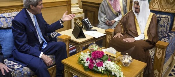 ABD Dışişleri Bakanı John Kerry- Suudi Arabistan Kralı Selman bin Abdulaziz - Sputnik Türkiye