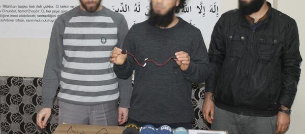 Diyarbakır'da IŞİD'li iki kez basın toplantısı düzenlemiş. - Sputnik Türkiye