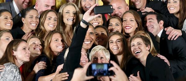 ABD Başkanı Barack Obama - ABD Kadın Futbol Takımı - Sputnik Türkiye