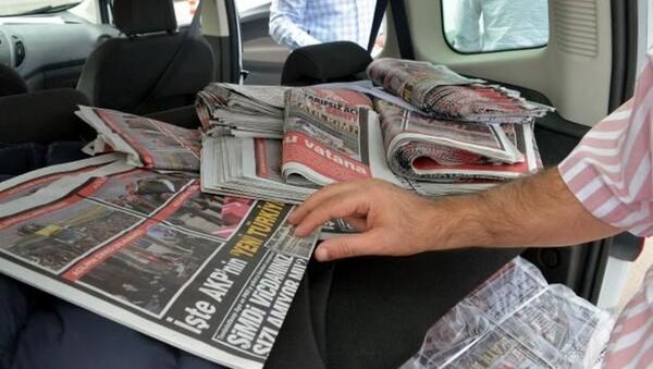 Adana'da muhalif broşür dağıtımına polis engeli. - Sputnik Türkiye
