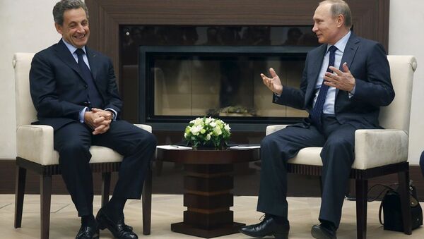 Rusya Devlet Başkanı Vladimir Putin ve Fransa eski Cumhurbaşkanı Nicolas Sarkozy - Sputnik Türkiye