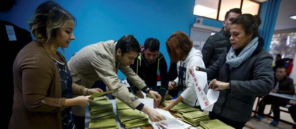 İstanbul'da oy sayım işlemine başlandı - Sputnik Türkiye