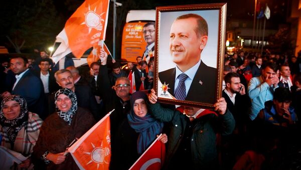 AK Parti'de kutlama - Sputnik Türkiye