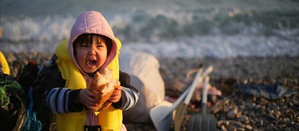 Göçmenlerin Ege'de tehlikeli yolculuğu - Sputnik Türkiye