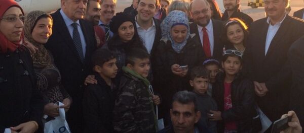 Yunanistan'daki ilk sığınmacı kafilesi Lüksemburg'a gitti - Sputnik Türkiye