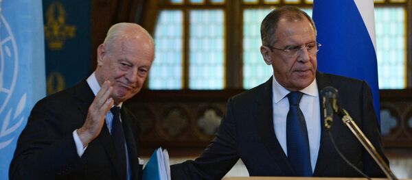 Rusya Dışişleri Bakanı Sergey Lavlov ve BM'nin Suriye Özel Temsilcisi Staffan de Mistura - Sputnik Türkiye