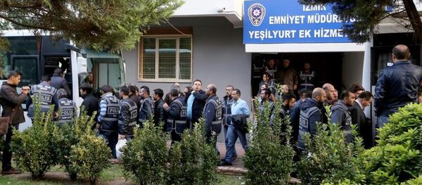 İzmir merkezli 'Paralel Devlet Yapılanması' operasyonu - Sputnik Türkiye