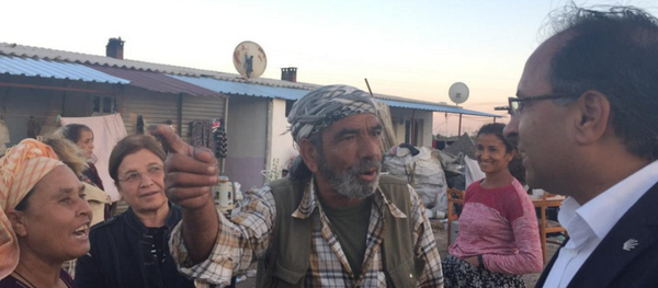 Türkiye’nin ilk Roman milletvekili CHP’li Özcan Purçu Türkiye’nin ilk Roman milletvekili CHP’li Özcan Purçu - Sputnik Türkiye