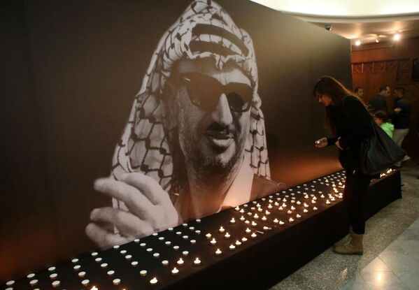 Filistin'in eski lideri Yaser Arafat, ölümünün 11. yıldönümünde anıldı. - Sputnik Türkiye