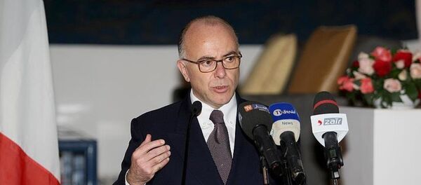 Fransa İçişleri Bakanı Bernard Cazeneuve - Sputnik Türkiye