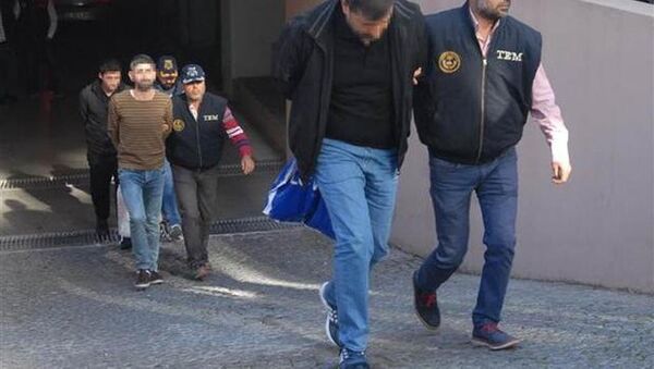 İzmir'de bombalı saldırı yapan PKK'lılar yakalandı. - Sputnik Türkiye