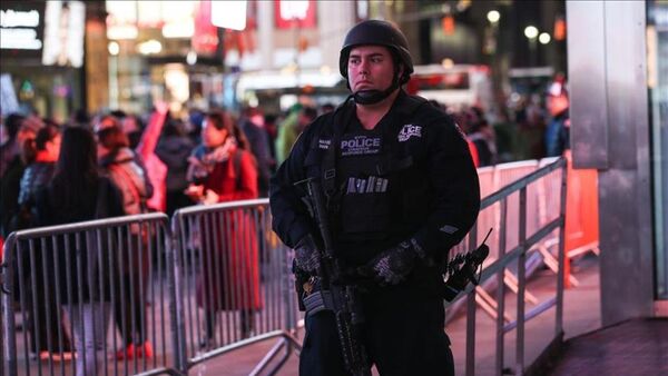 New York Times Meydanında silahlı saldırı: 3 kişi yaralandı, 1 kişi gözaltına alındı - Sputnik Türkiye