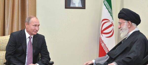 Rusya Devlet Başkanı Vladimir Putin - İran'ın dini lideri Ayetullah Ali Hamaney - Sputnik Türkiye