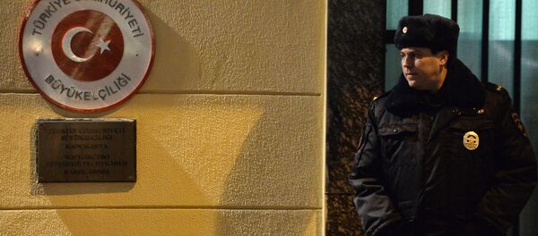 Türkiye'nin Moskova Büyükelçiliği çevresinde güvenlik önlemleri arttırıldı. - Sputnik Türkiye