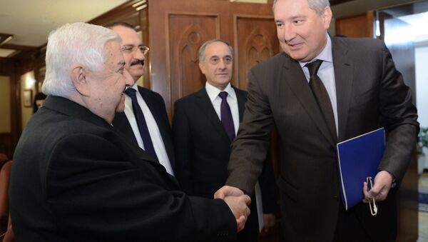 Rusya Başbakan Yardımcısı Dmitriy Rogozin - Suriye Dışişleri Bakanı Velid Muallim - Sputnik Türkiye