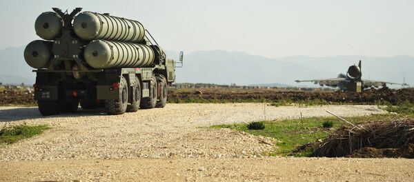 Suriye'ye konuşlandırılan S-400 hava savunma sistemi. - Sputnik Türkiye