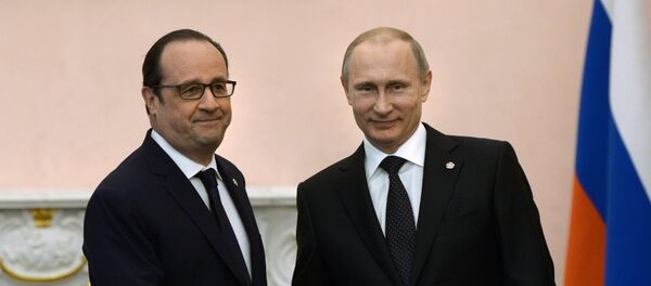 Rusya Devlet Başkanı Vladimir Putin ve Fransa Cumhurbaşkanı François Hollande - Sputnik Türkiye