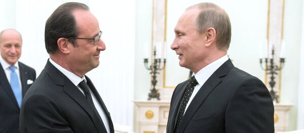 Rusya Devlet Başkanı Vladimir Putin - Fransa Cumhurbaşkanı François Hollande - Sputnik Türkiye