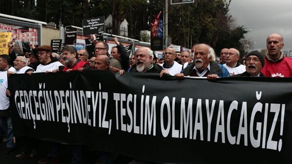 Gazeteciler, Dündar ve Gül’e destek için yürüdü - Sputnik Türkiye