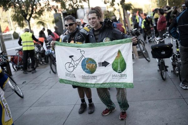 ‘İklim için İttifak’ adlı grup, İspanya’nın başkenti Madrid'den Paris'e bisikletle gitme etkinliği düzenliyor. - Sputnik Türkiye