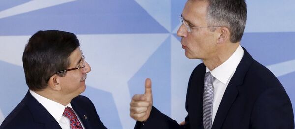 Başbakan Ahmet Davutoğlu - NATO Genel Sekreteri Jens Stoltenberg - Sputnik Türkiye
