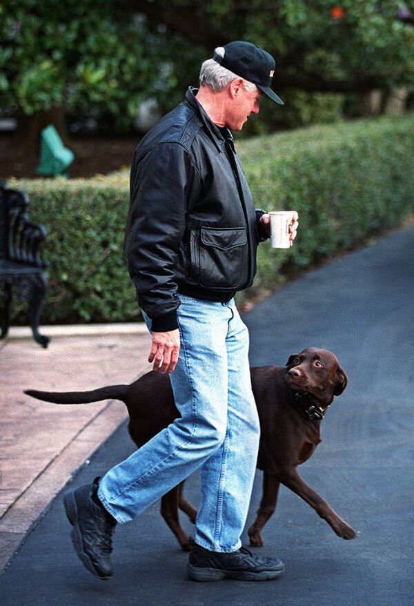 Bill Clinton ile köpeği - Sputnik Türkiye