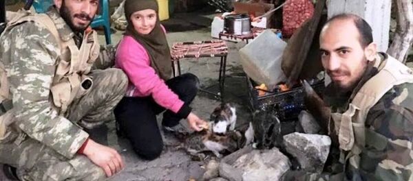 Esenler İlçe Başkanı Suat Yılmaz (solda) Bağcılar İlçe Başkanı Onur yeşil (sağda) - Sputnik Türkiye