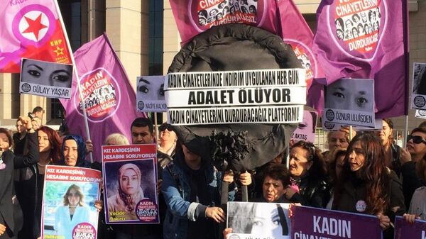25 Kasım Kadına Yönelik Şiddete Karşı Uluslararası Mücadele Günü  - Sputnik Türkiye