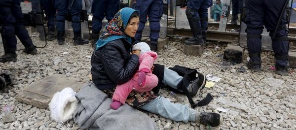 Yunanistan'ın Makedonya sınırındaki İdeomeni kasabasındaki sığınmacılar - Sputnik Türkiye