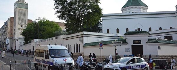 Fransa'da Türk cami derneğine saldırı - Sputnik Türkiye