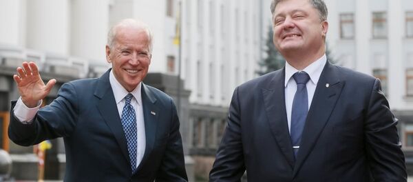 ABD Başkan Yardımcısı Joe Biden - Ukrayna Devlet Başkanı Pyotr Poroşenko - Sputnik Türkiye