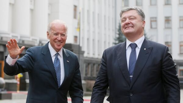 ABD Başkan Yardımcısı Joe Biden - Ukrayna Devlet Başkanı Pyotr Poroşenko - Sputnik Türkiye