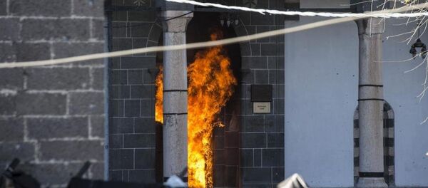 Diyarbakır'ın Sur ilçesinde, kentin ilk Osmanlı eseri Fatihpaşa Camii (Kurşunlu Camisi) yandı. - Sputnik Türkiye