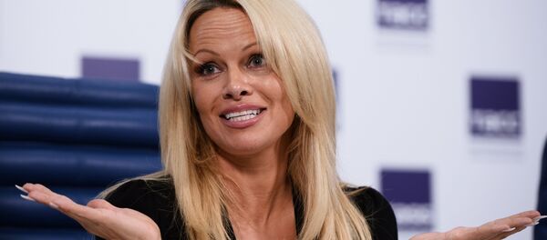Pamela Anderson Moskova'da - Sputnik Türkiye