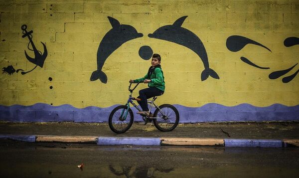 Gazze'de duvarlar resimlerle renklendi - Sputnik Türkiye