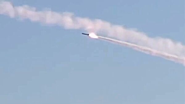 Rusya'nın IŞİD'i denizaltıdan vurması - Sputnik Türkiye