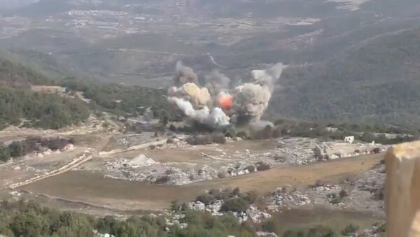 Rus jetleri Suriye'de cihatçıları böyle bombaladı - Sputnik Türkiye