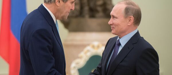 Rusya Devlet Başkanı Vladimir Putin, Moskova'da ABD Dışişleri Bakanı John Kerry ile görüştü - Sputnik Türkiye