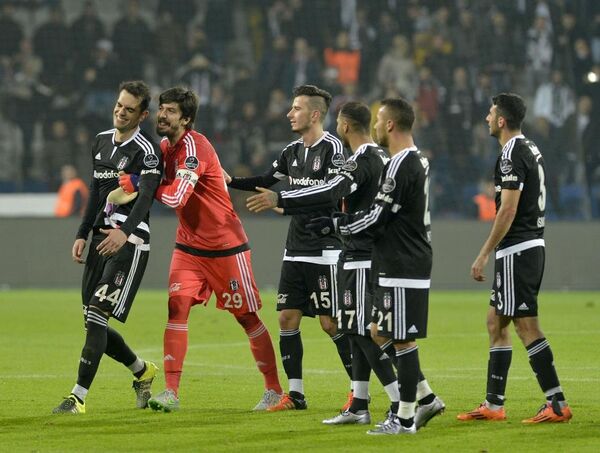 Beşiktaş ilk yarıyı lider tamamladı - Sputnik Türkiye