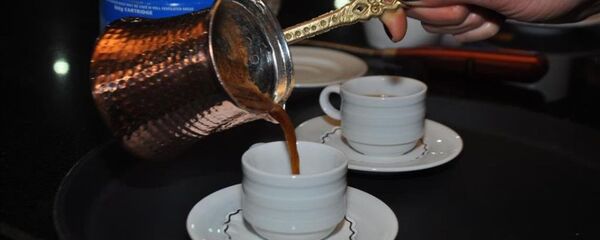 Rus gelinler ‘En iyi Türk kahvesi’ni yapmak için yarıştı - Sputnik Türkiye