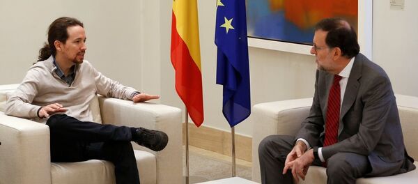 Podemos lideri Pablo Iglesias- İspanya Başbakanı Mariano Rajoy Podemos lideri Pablo Iglesias- İspanya Başbakanı Mariano Rajoy - Sputnik Türkiye