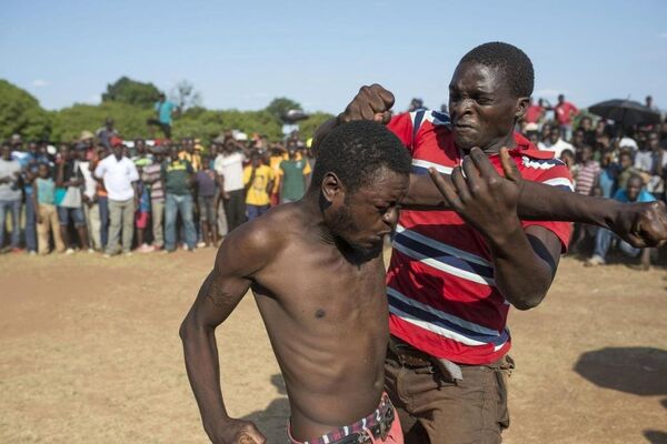 Güney Afrika'da geleneksel 'Eldivensiz Boks Turnuvası' - Sputnik Türkiye