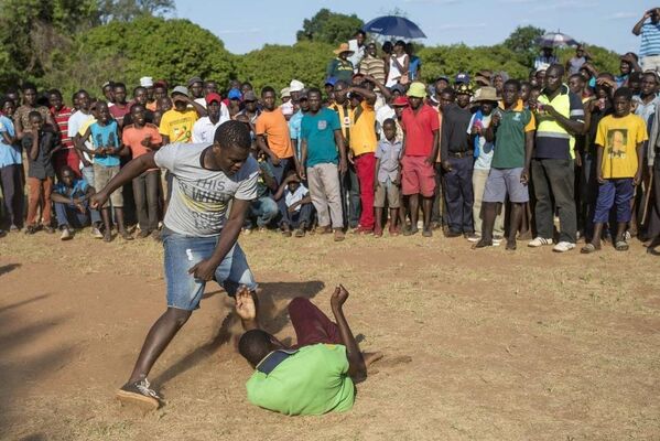 Güney Afrika'da geleneksel 'Eldivensiz Boks Turnuvası' - Sputnik Türkiye