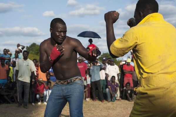 Güney Afrika'da geleneksel 'Eldivensiz Boks Turnuvası' - Sputnik Türkiye