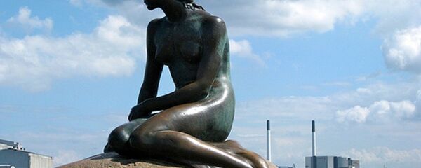 Danimarka’nın simgesi Kopenhag Limanı’ndaki ‘'Küçük Deniz Kızı' heykeli - Sputnik Türkiye